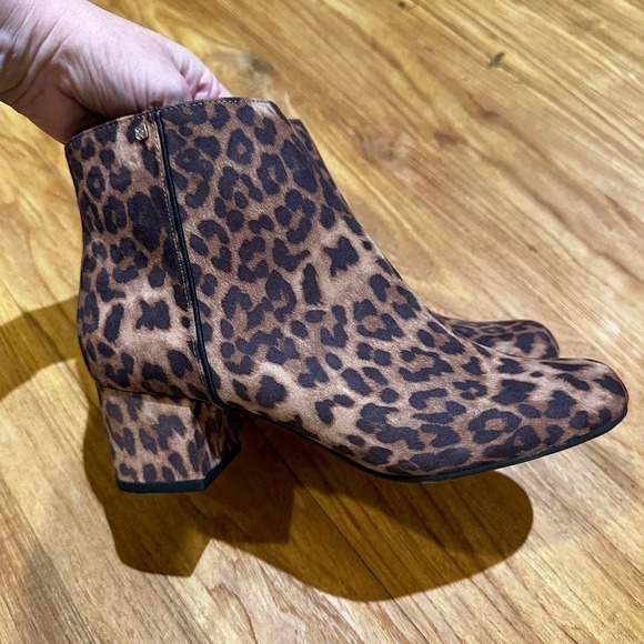 Sam & Libby Women’s Eliza Leopard Animal Print Block Heel Booties Mob Wives - Picture 4 of 10